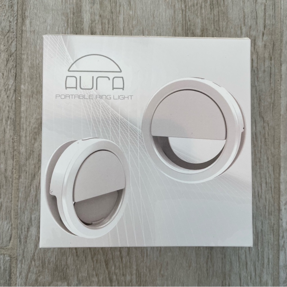 AURA Portable Ring Light w/ logo